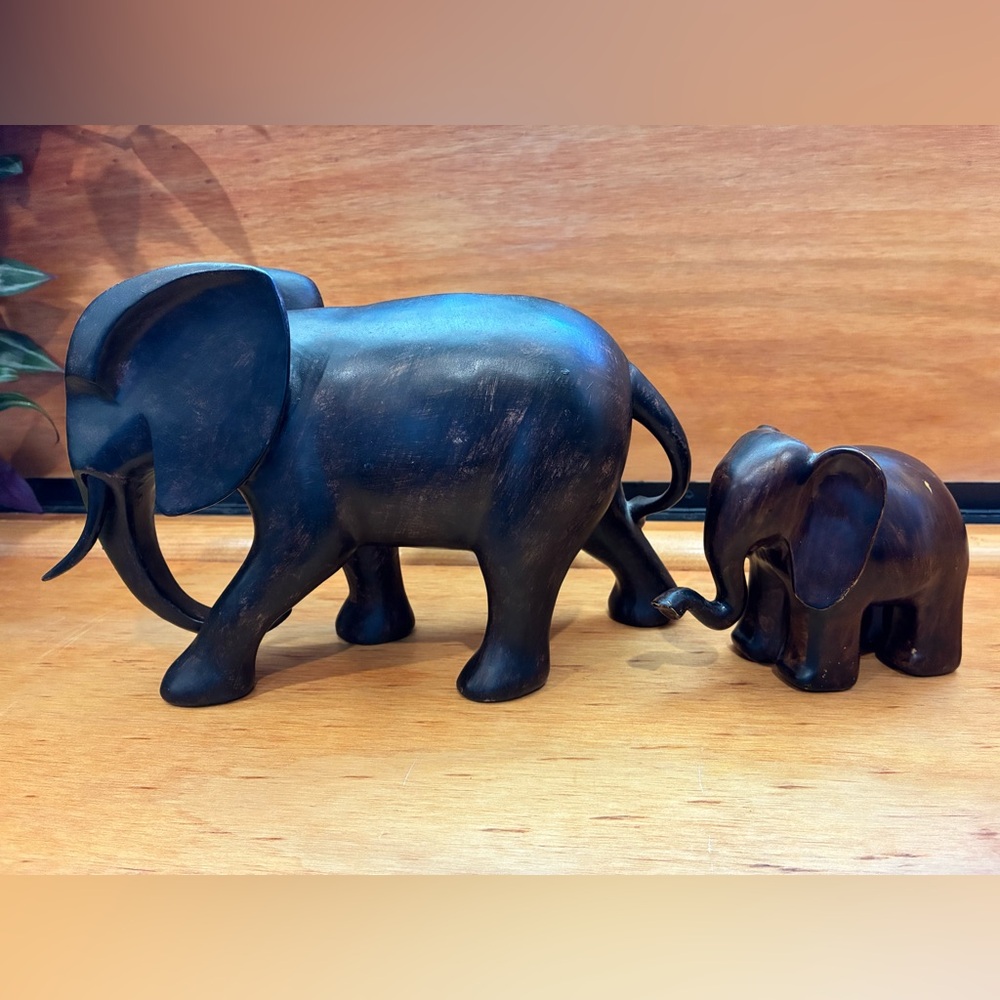 Momma & Baby Elephant decor